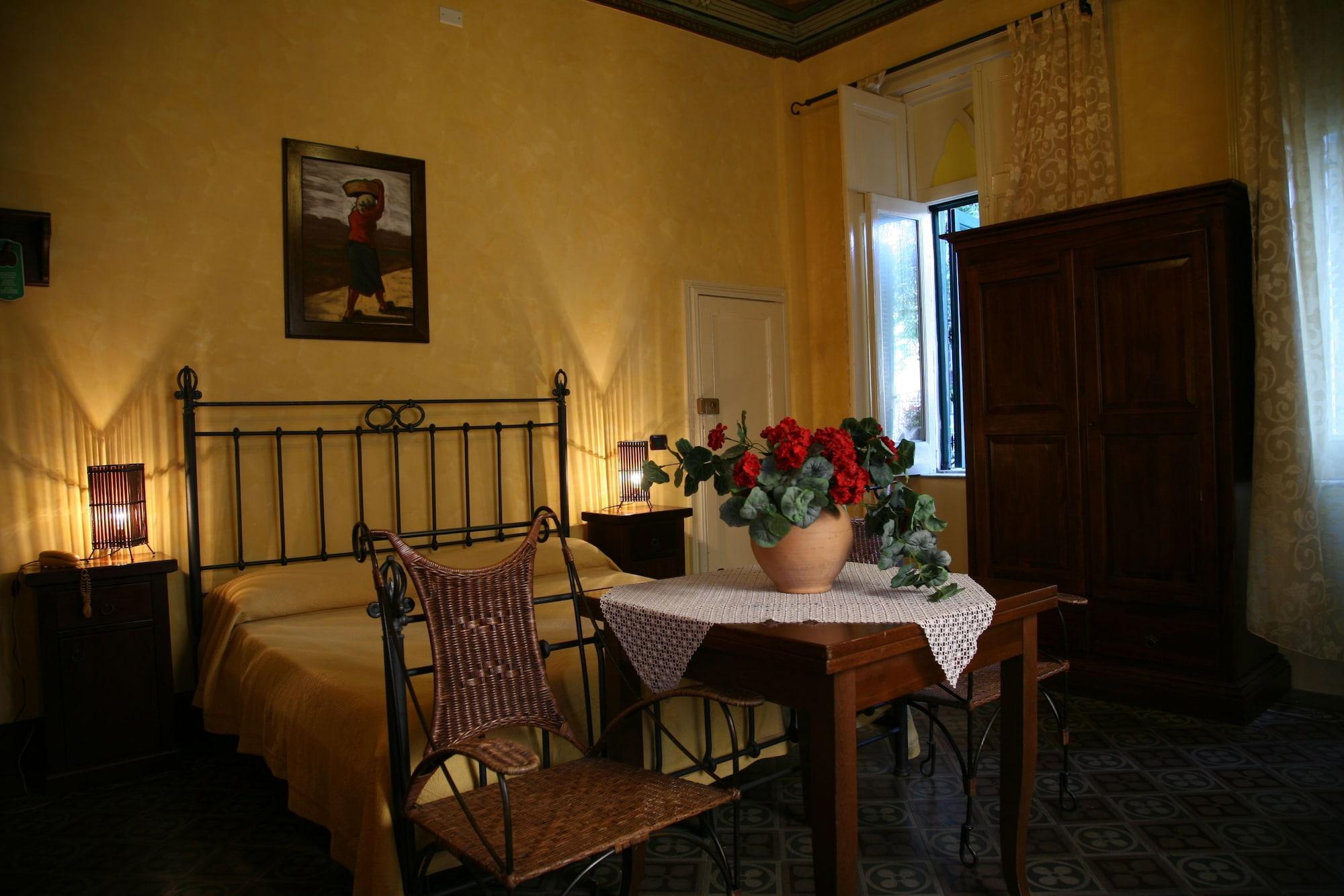Hotel Villa Antica Тропеа Екстериор снимка